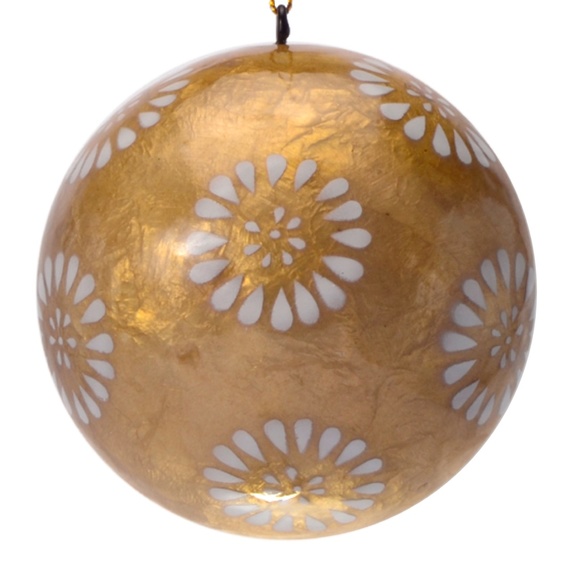 White Dandelion Lacquered Hand-made Painted Capiz Christmas Ornament - Picture 1 of 2